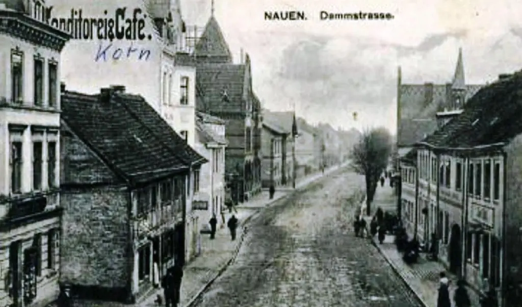 Die Dammstraße in Nauen im Jahr 1910.