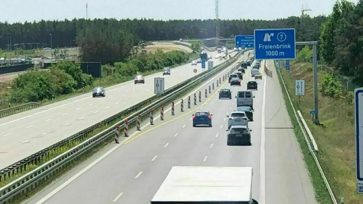 Wird am 4. Juni dicht gemacht: Die A10 auf dem Abschnitt zwischen Erkner und Freienbrink (Süd).
Bauarbeiten an der L38 und A10-Ansschlusstelle Freienbrink an der Gigafactory Grünheide