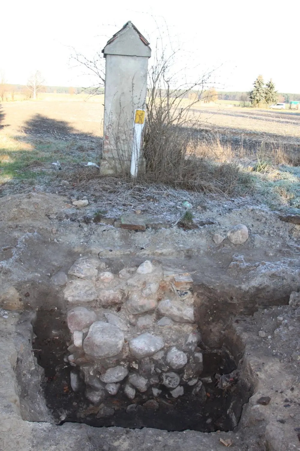 Das Fundament des ursprünglichen Tores wurde während der Straßenbauarbeiten im Jahr 2018 entdeckt.