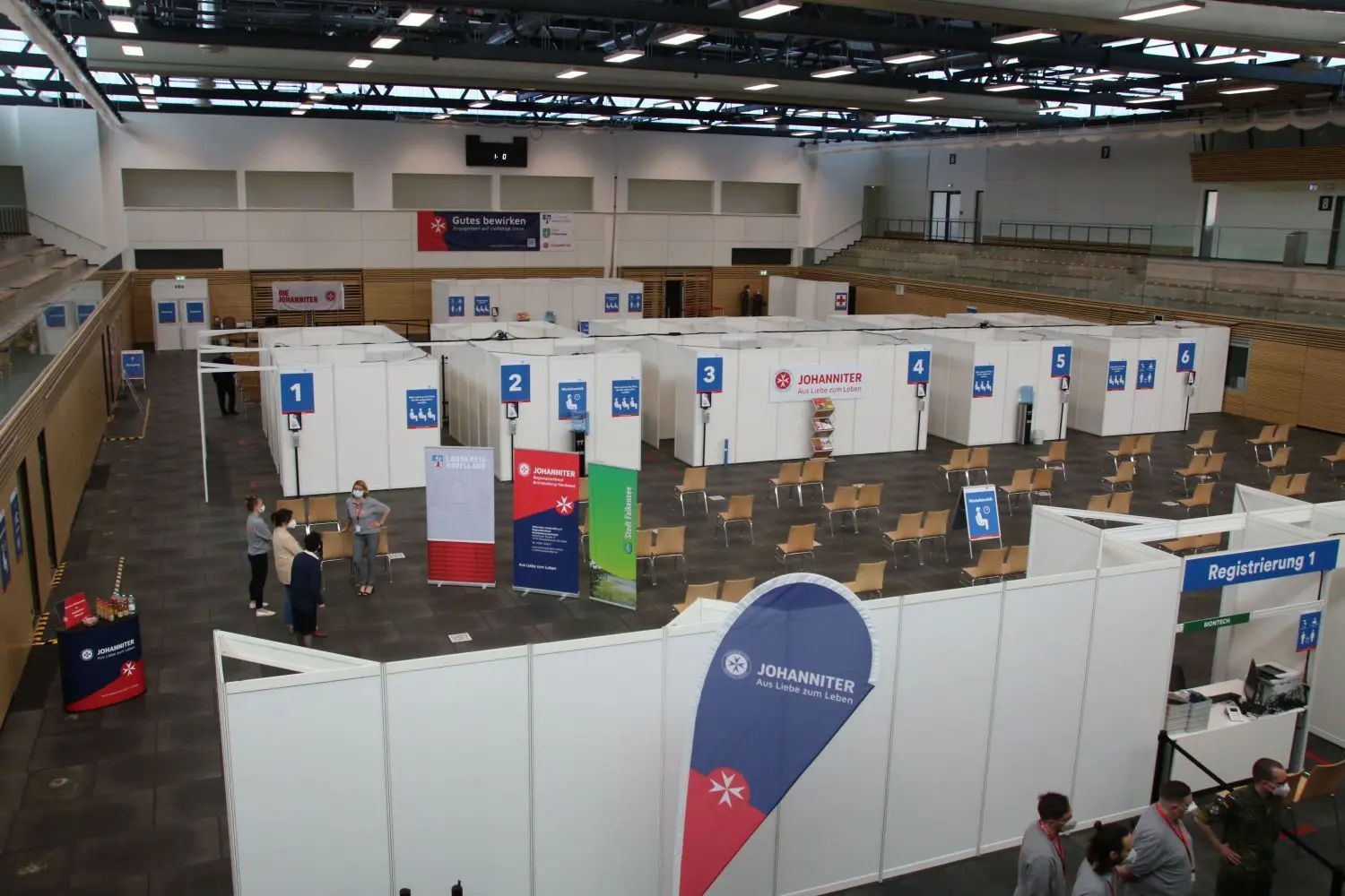 Das Impfzentrum in der Stadthalle in Falkensee öffnet am 1. April. Bis zu sechs Impfstraßen können gleichzeitig betrieben werden.