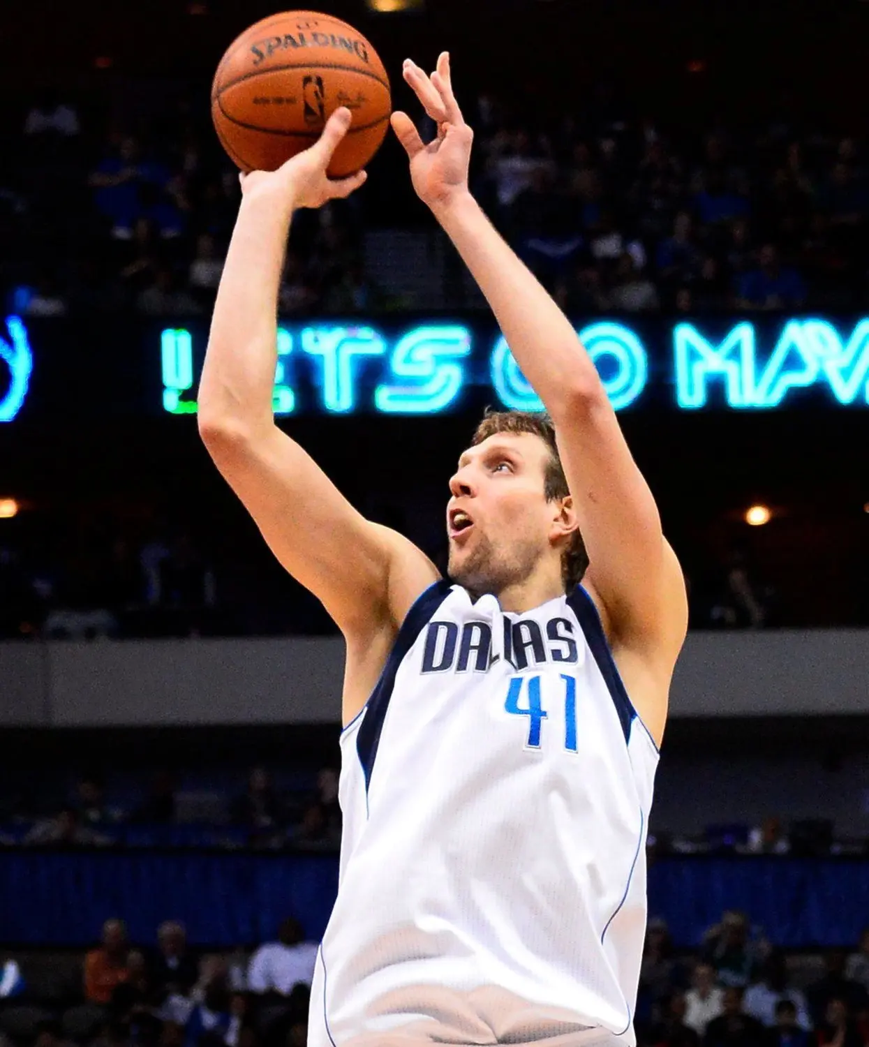 Dirk Nowitzki war in seinen 21 Jahren bei den Mavericks auch immer ein echter Leader. Bald hängt das Trikot mit der „41“ unterm Hallendach in Dallas. ⇥