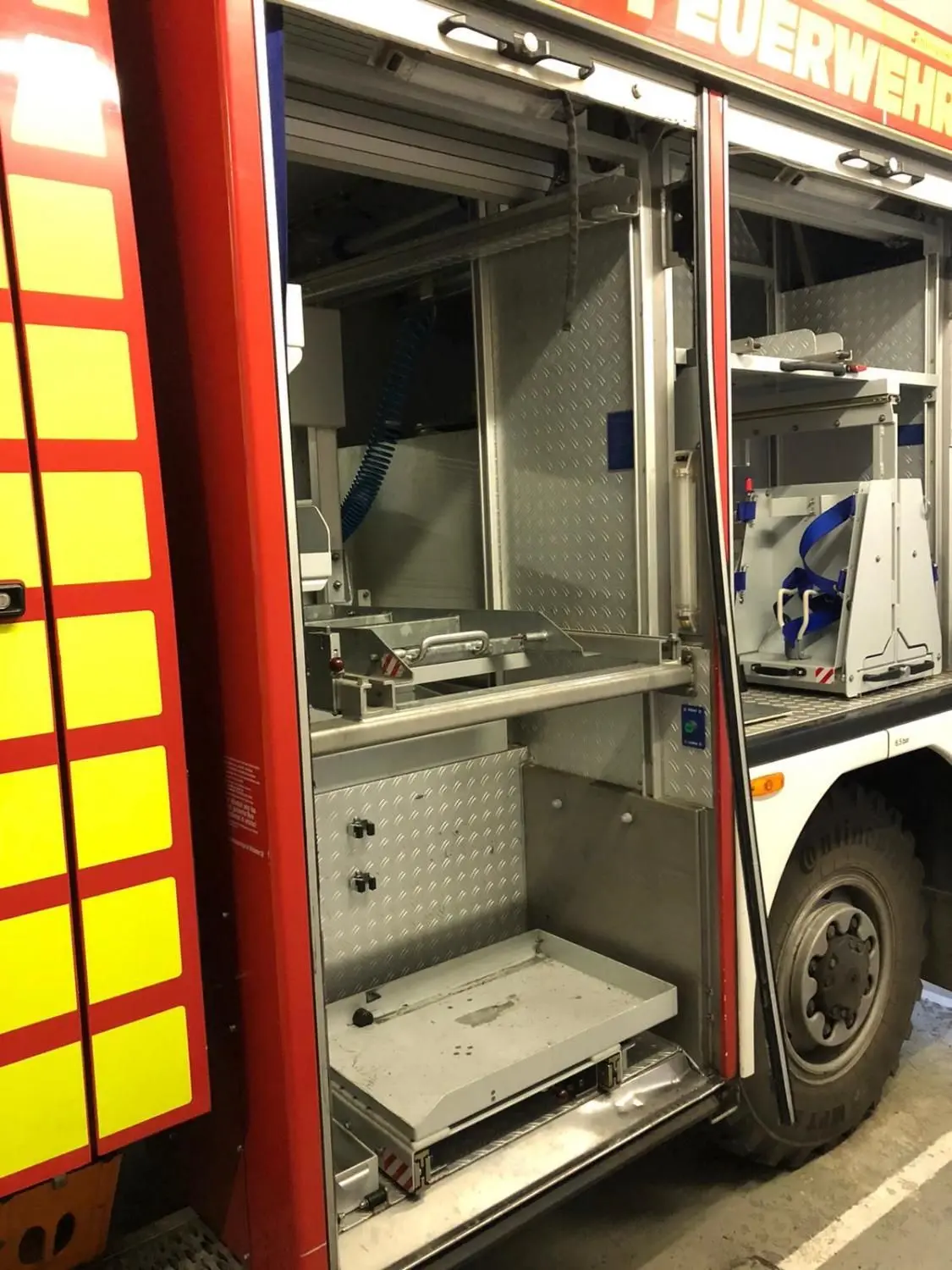 Einbruchsspuren bei der FREIWILLIGEN Feuerwehr Netzen.