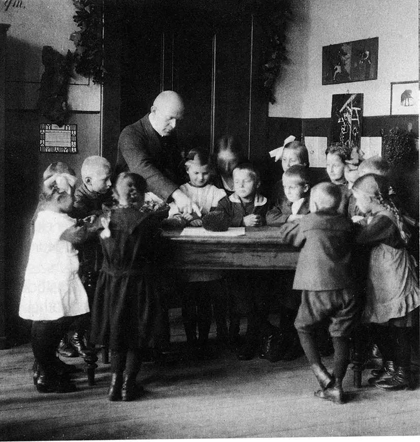 Birkenwerders Gemeindeschule: Das kleine Bild hat Volker Döring akribisch bearbeitet.