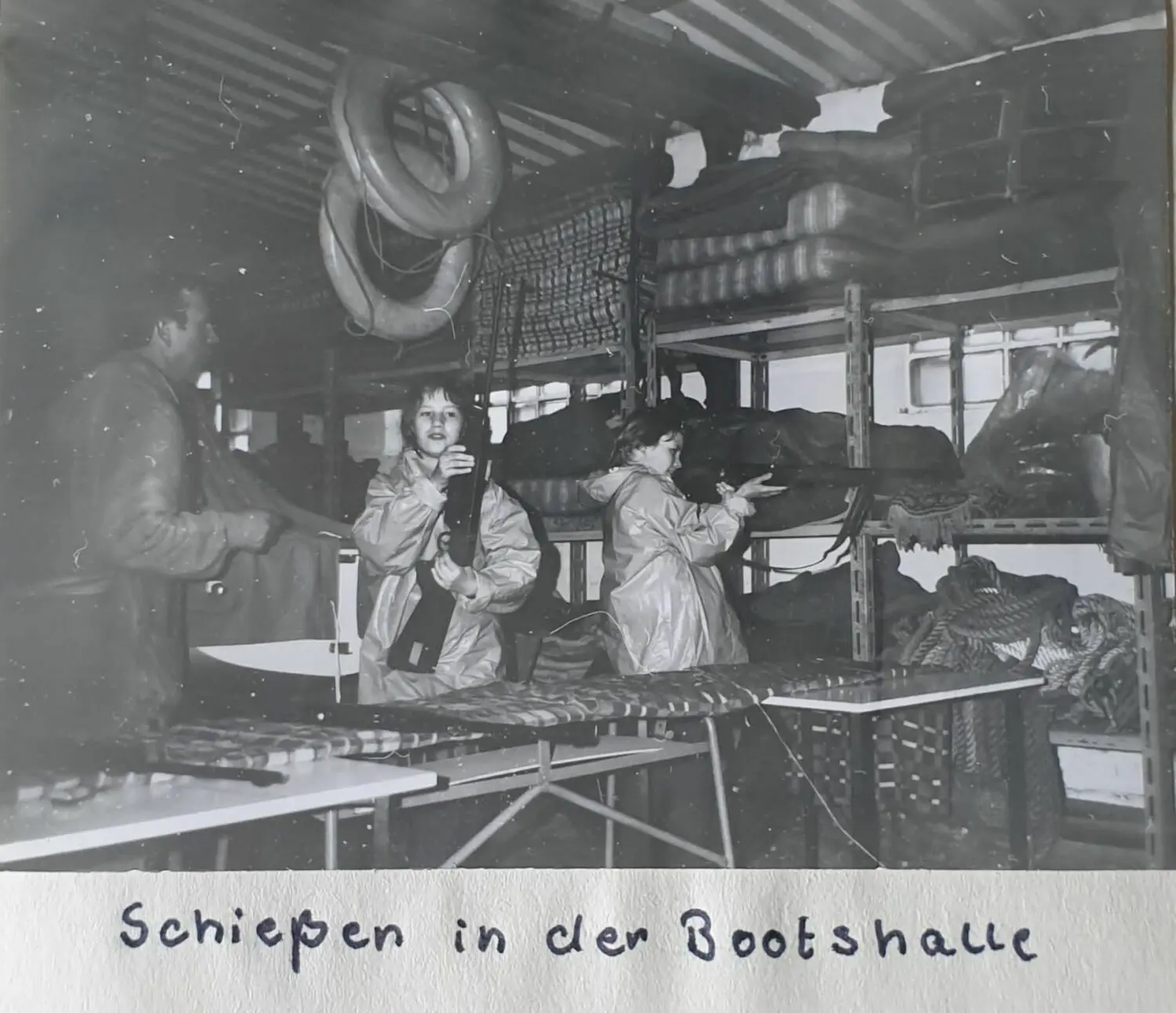 Das Schießen war ein grundsätzlicher Bestandteil der vormilitärischen Ausbildung innerhalb der Gesellschaft für Sport und Technik. Nach der Wende war damit Schluss.