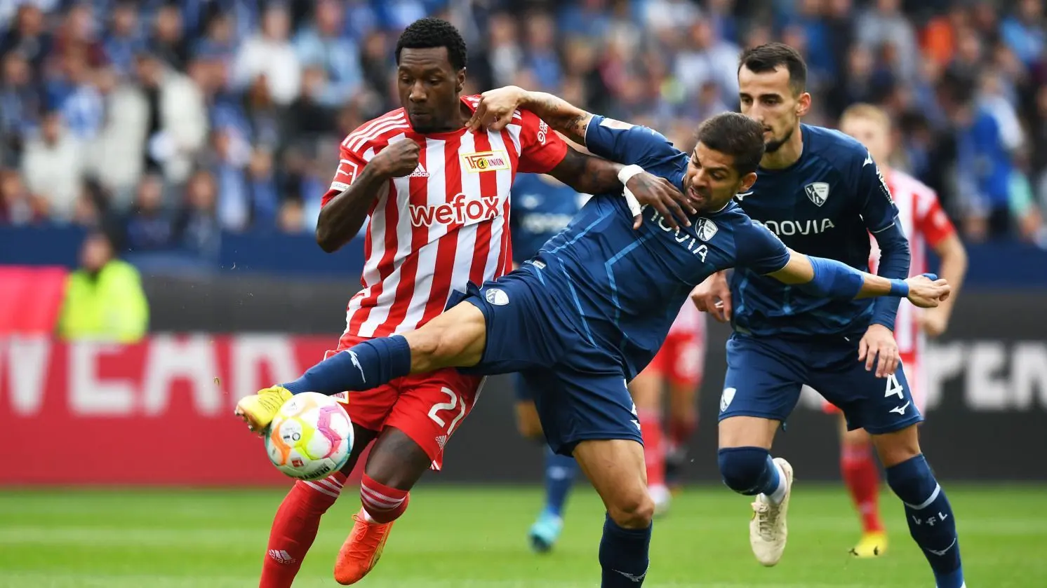 Sheraldo Becker (links) trifft mit dem 1. FC Union Berlin am Sonntag auf den VfL Bochum. Die Eisernen liegen derzeit auf Tabellenplatz 3 in der Fußball-Bundesliga.