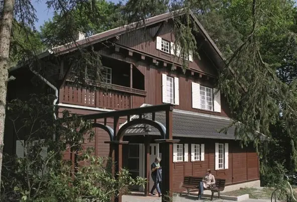Zurzeit ist wegen Corona geschlossen: Das Scharwenkahaus in Bad Saarow. 2022 sollen aber wieder zahlreiche Veranstaltungen stattfinden.