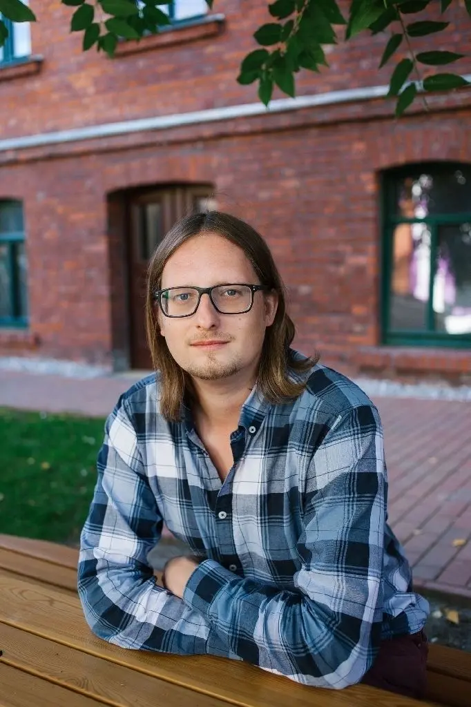 Über ihn schreibt die MOZ: Autor Sascha Macht