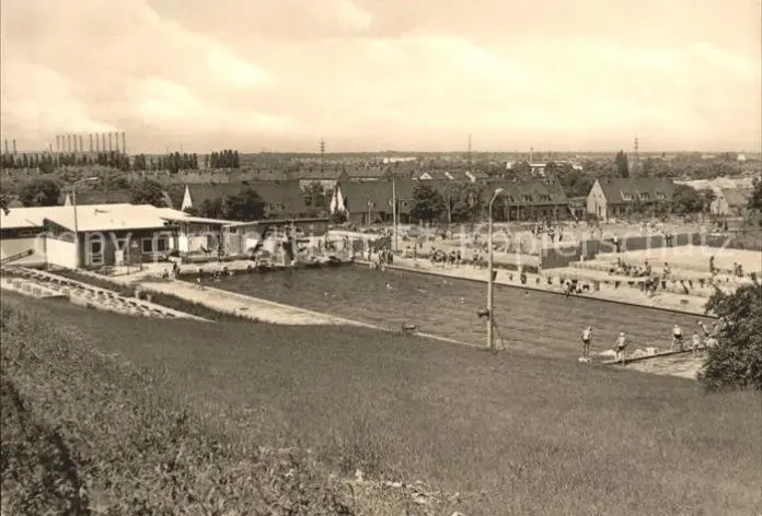 Eine typische Draufsicht aufs Freibad am Marienberg kurz nach der Fertigstellung. Fotos: Sammlung Th. Messerschmidt