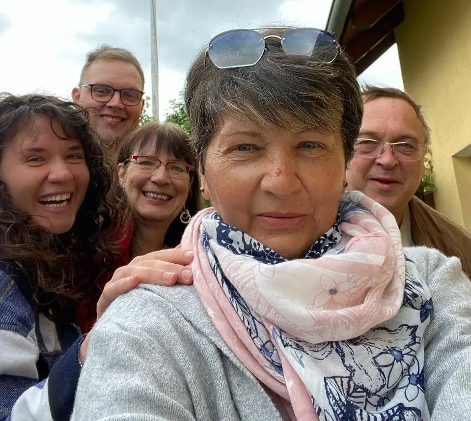 Iryna Kurochka (vorne) und ihre Tochter Viktoria (links) fühlten sich wohl bei der Familie Christensen.
