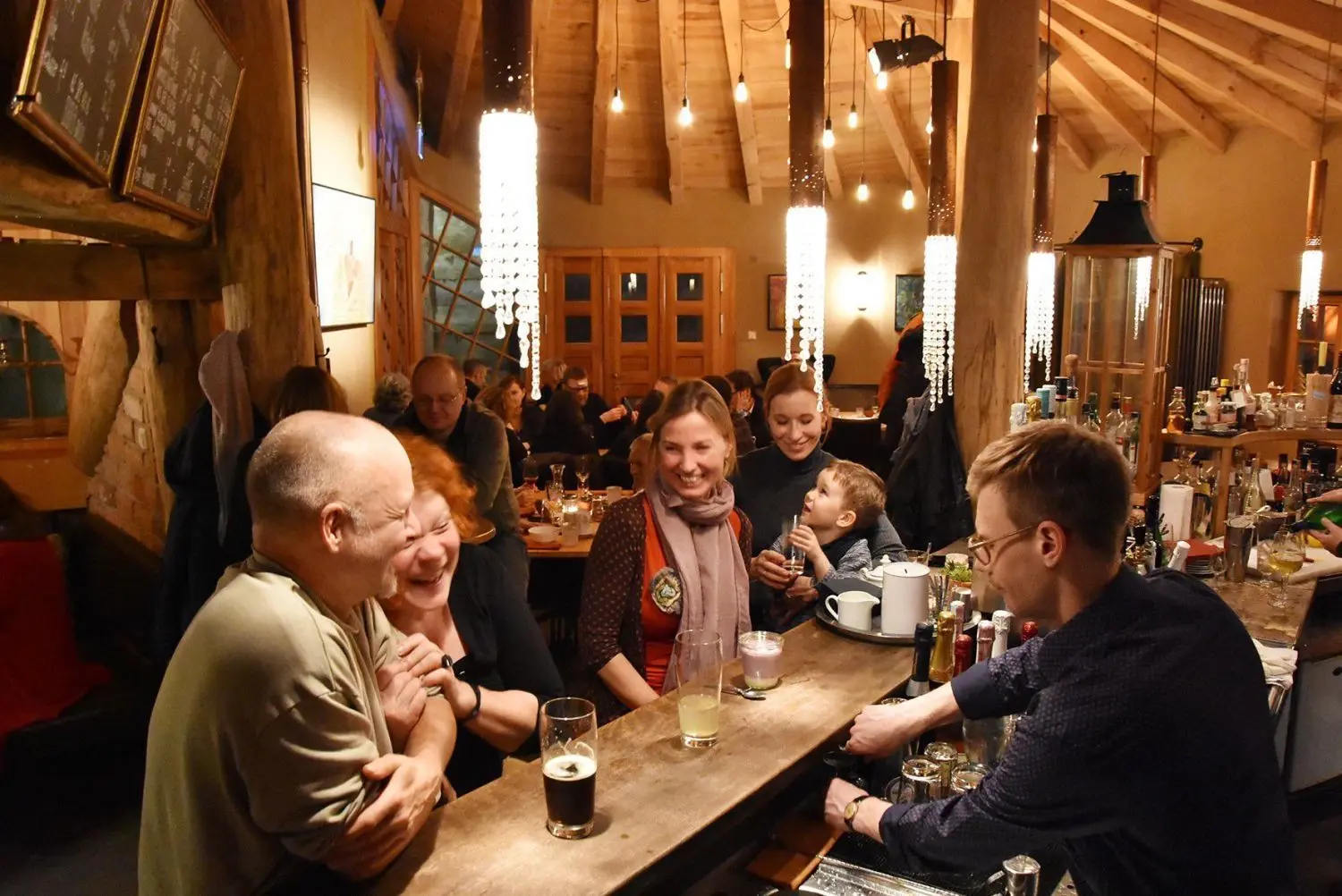 Einladender Ort: die Theater-Gastronomie in Zollbrücke im Oderbruch hat noch wenige Plätze für ein weihnachtliches Festessen. (Archivbild)