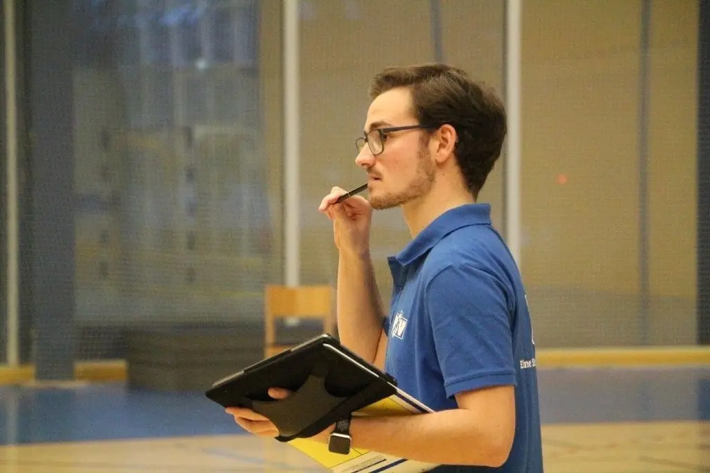 Angespannt: Havel-Trainer Robert Hinz