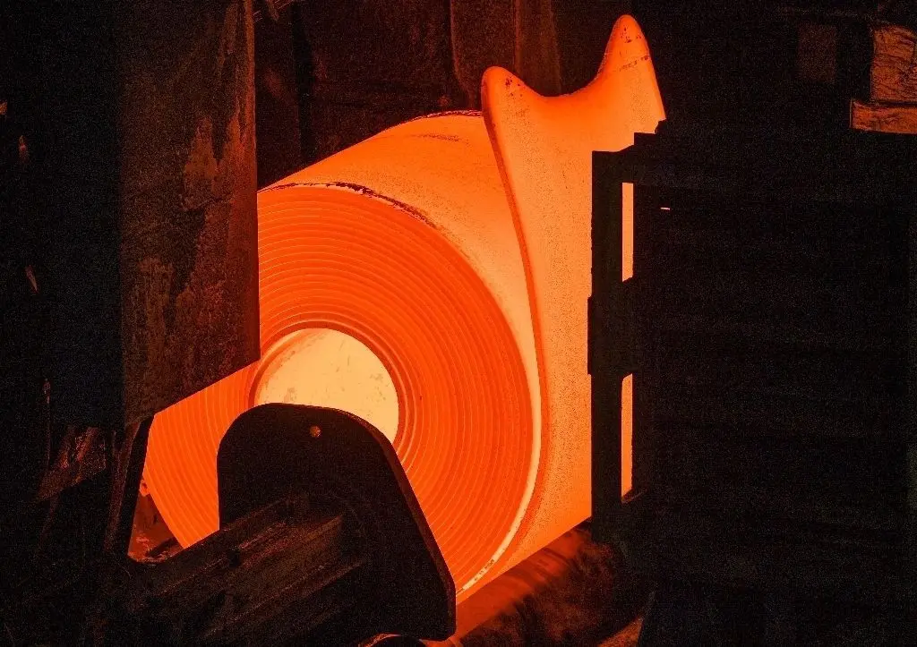 Warmwalzwerk von ArcelorMittal: In Eisenhüttenstadt hat sich Industrie gut entwickelt. Damit das so bleibt, braucht die Wirtschaft mehr Fachkräfte.