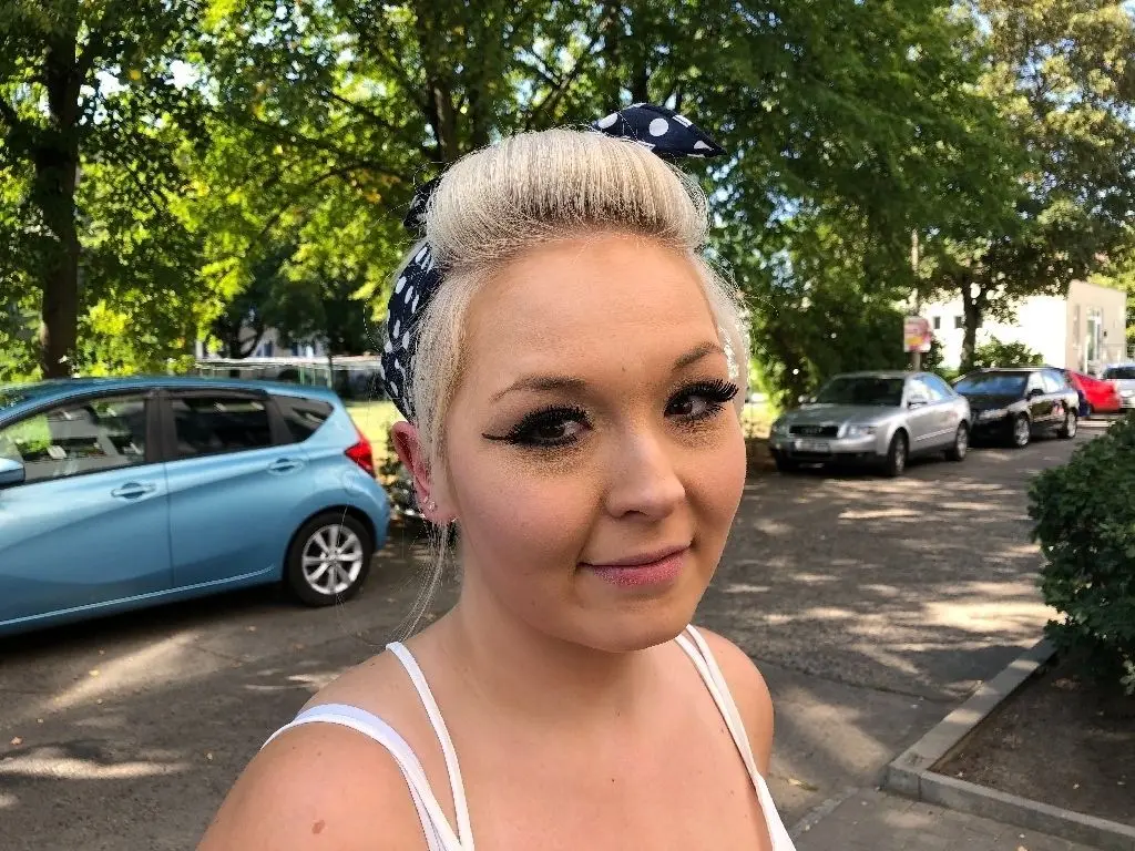Jessica Wernicke (26) aus Fürstenwalde: "Ich finde Rap-Lieder mit Hasstexten seltsam. Ich mag es eher harmonisch: schöne Lieder, die gute Laune verbreiten. Als Erzieherin höre ich ständig komische Geräusche und Musik von Kindern. Das ist aber gut, sie probieren sich aus."