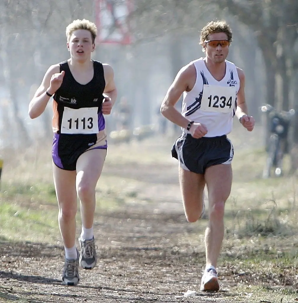 Dominik Bogs (links/Frankfurt)und Thomas Krüger (MSV Tripoint) beim Metallurgenlauf 2006