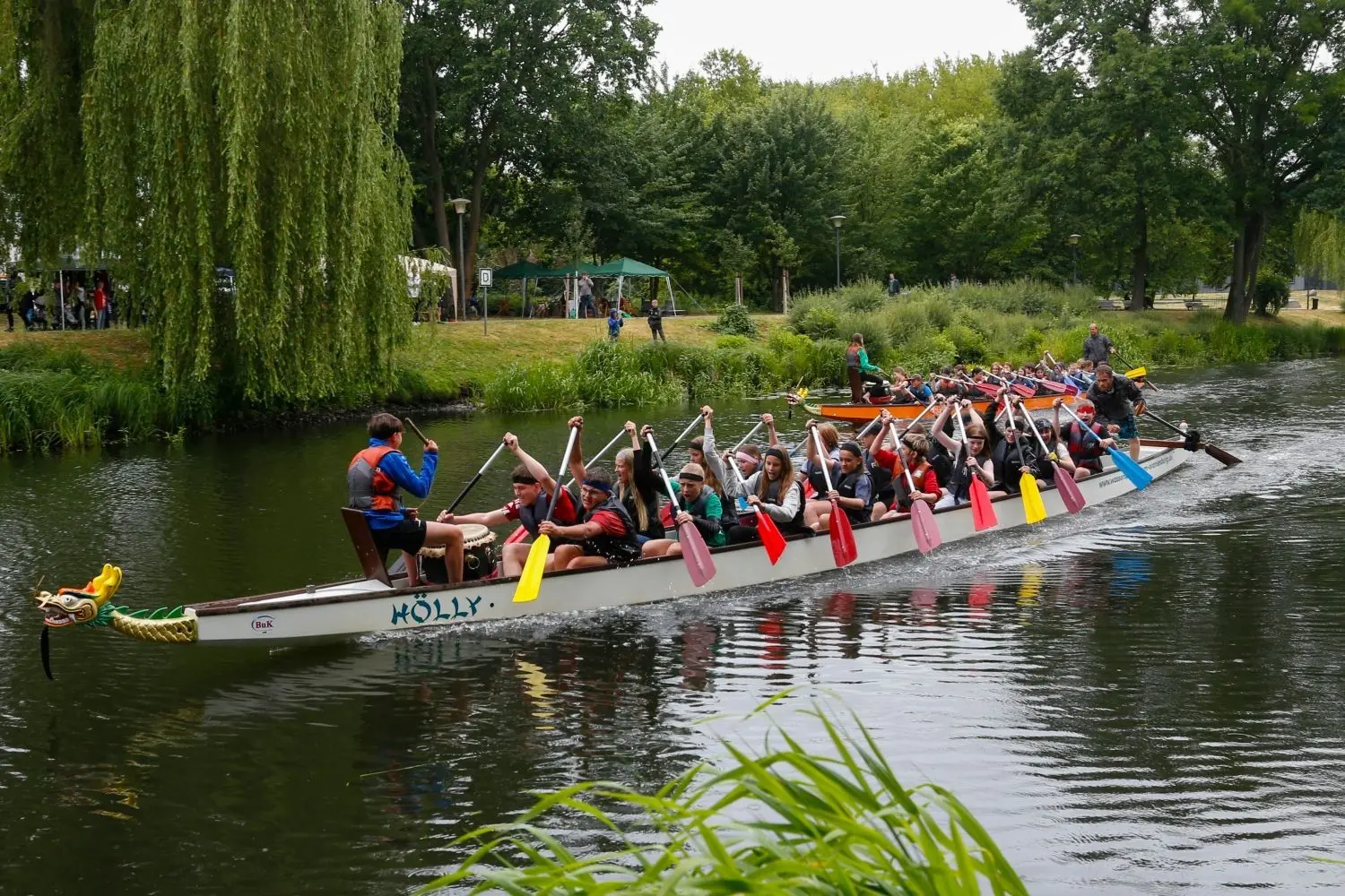 Stadtfest 2023 in Oranienburg - Rummel, Regen, Fahrgeschäfte und jede Menge Musik.