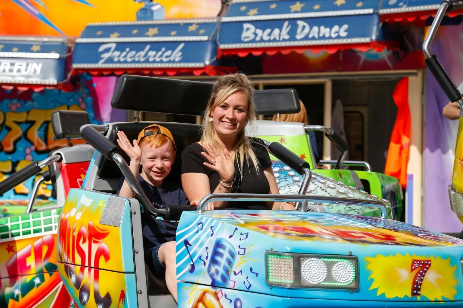 Stadtfest 2023 in Oranienburg - Rummel, Regen, Fahrgeschäfte und jede Menge Musik.