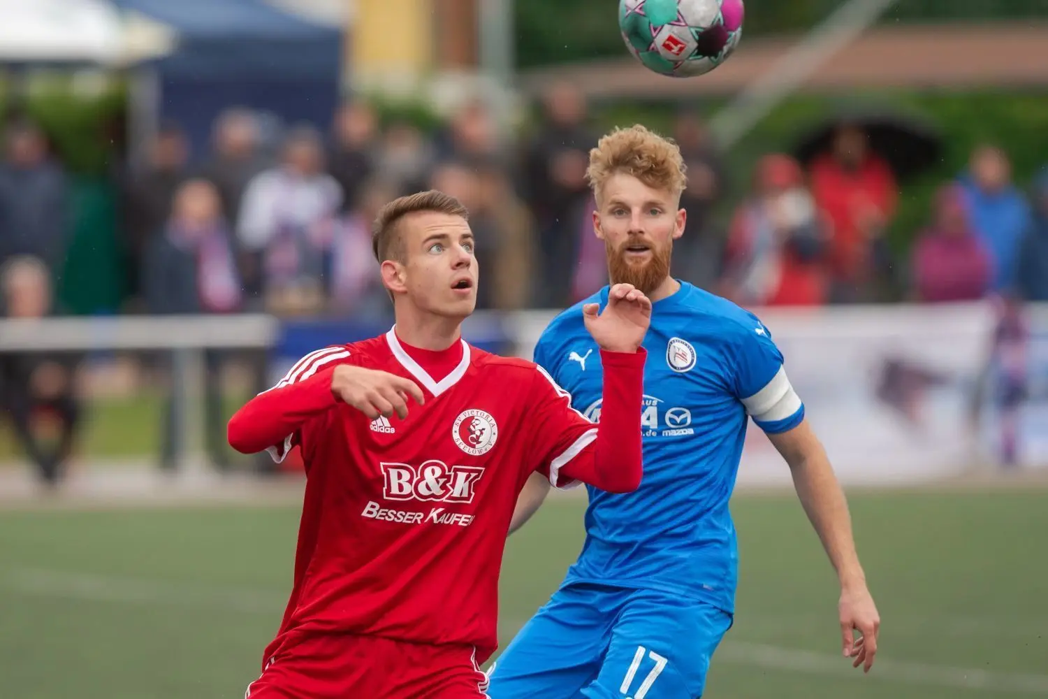 Marvin Marquardt (links) verlor mit Victoria Seelow im vergangenen September gegen Tasmania Berlin mit Lucas Bähr 0:2. Nach dem Abbruch der Saison belegt Victoria den 14. Tabellenplatz der Fußball-Oberliga Nordost-Nord.
