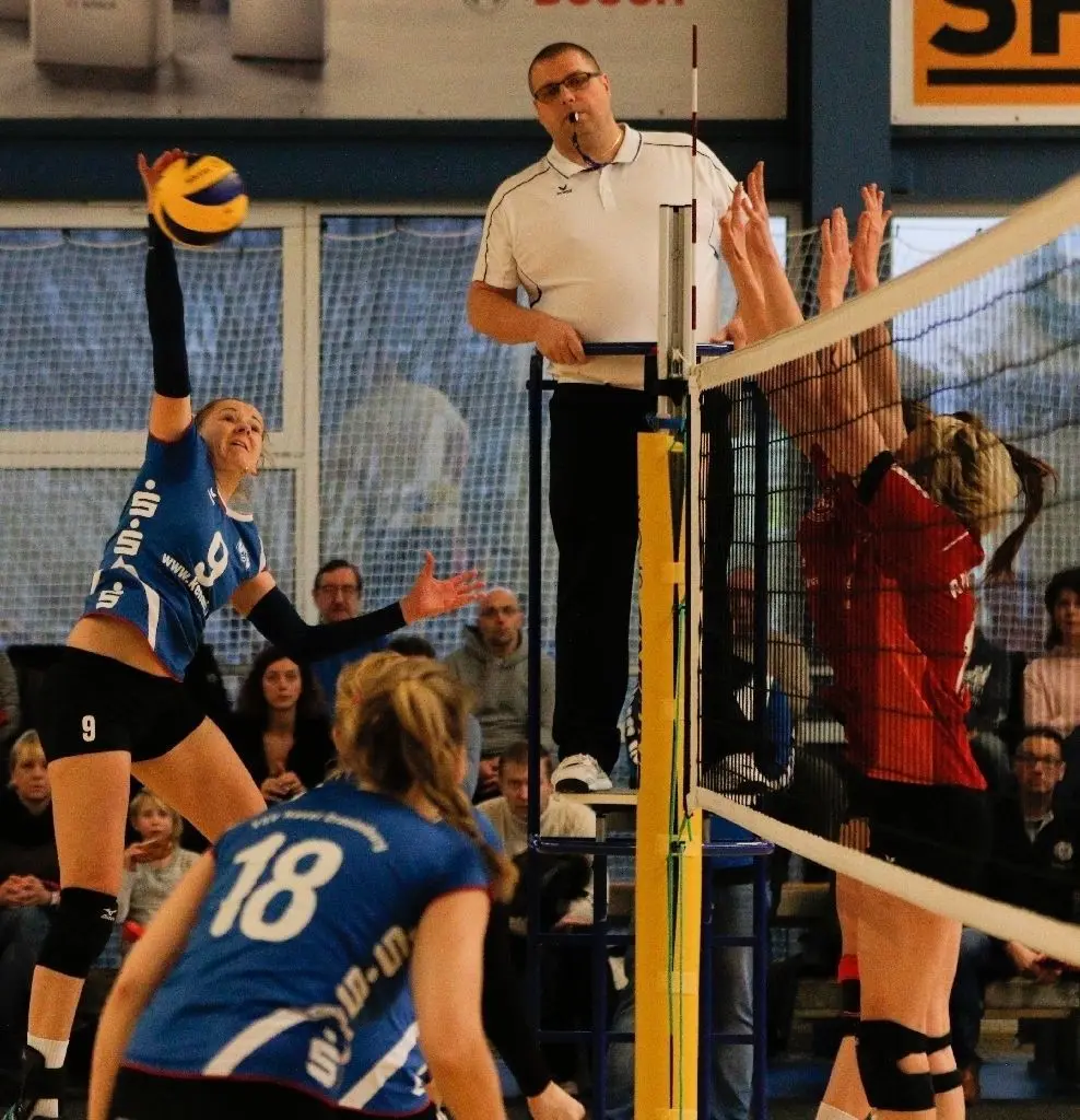 Matchball vergeben: Anne Matthes (links)