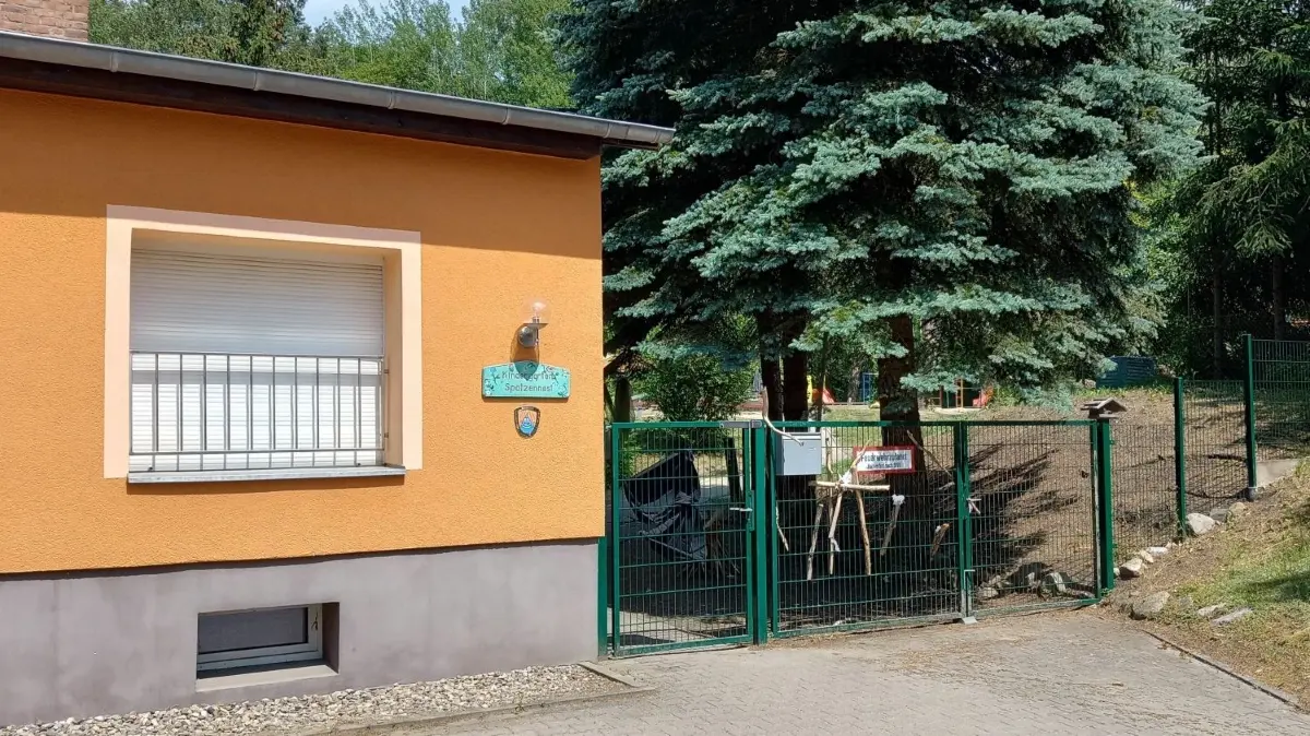 Die Kita Spatzennest in Niederfinow. Sie soll demnächst umziehen, aber nur zeitweilig.
Die Kita Spatzennest in Niederfinow. Sie soll demnächst saniert werden.