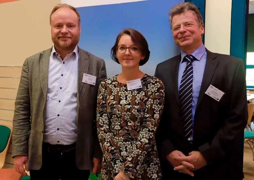 beim Unternehmensforum in Kostrzyn: (v. l.) Stic-Geschäftsführer Andreas Jonas, Organisatorin Olga Bowgierd und Udo Hirschfeld vom Verein Pomerania.