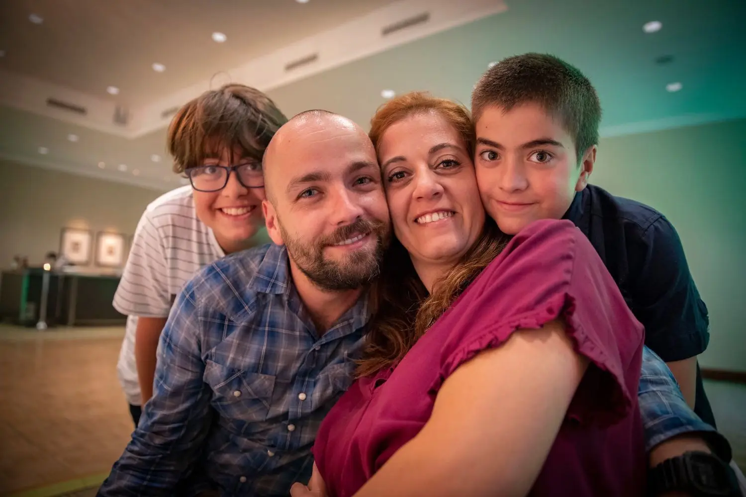 Der Frankfurter Matthias Tröger lebt seit 18 Jahren mit seiner Frau Sagit und den Söhnen Idan (l.) und Li-Yam (r.) in Israel.