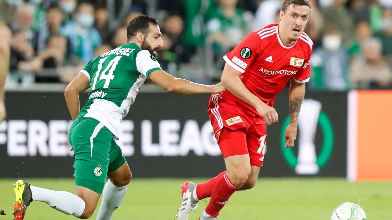 Max Kruse (r.) und Union Berlin gehen mit den Rückenwind des Sieges bei Maccabi Haifa in das Bundesliga-Spiel bei Eintracht Frankfurt.