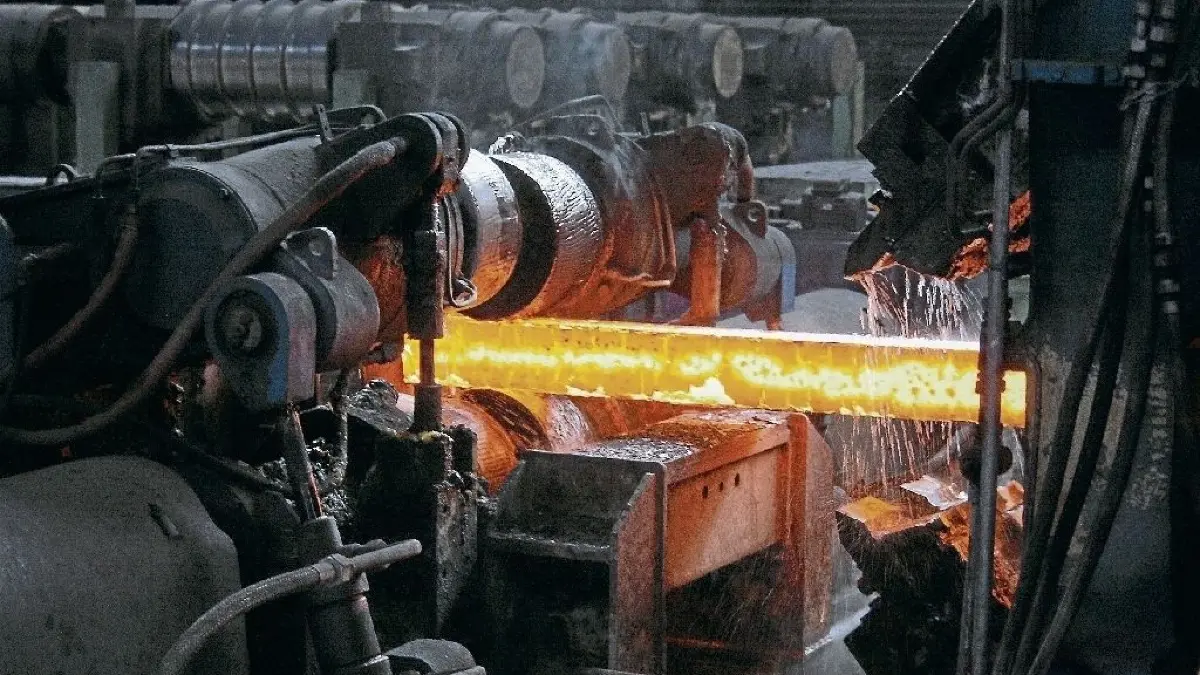 Die Stahlproduktion ist eine der Hennigsdorfer Traditionen. Der Trinkwasserschutz könnte diese gefährden.
Riva Stahlwerk Hennigsdorf
Elektrostahlwerk HES H.E.S.
Geschäftsführer Alain Creteur