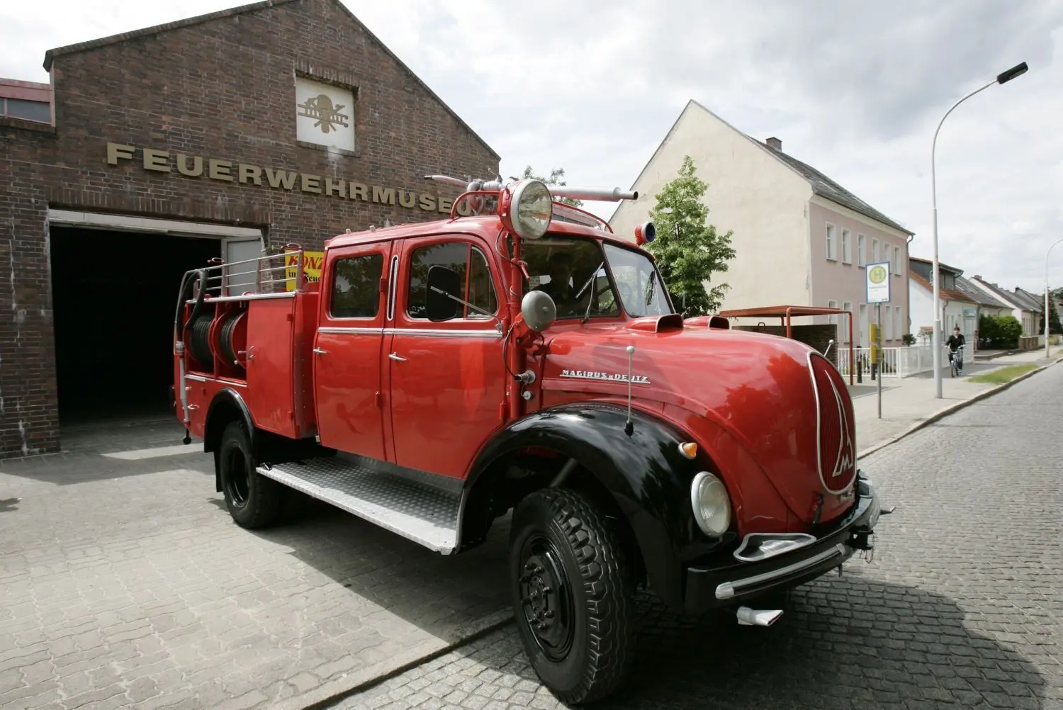 Schmuckstück: Der Magirus Deutz V6-Zylinder (1958) gehört dem Feuerwehr- und Technikmuseum Eisenhüttenstadt.