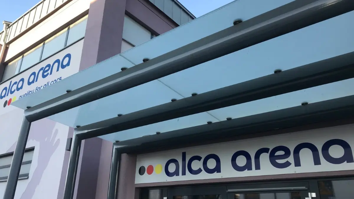 Neuer Name: Die Sport- und Mehrzweckhalle an der Europaschule in Storkow heißt nicht mehr Softline-Aren, sondern Alca-Arena
Neuer Name: Die Sport- und Mehrzweckhalle in Storkow heißt nicht mehr Softline-Aren, sondern Alca-Arena