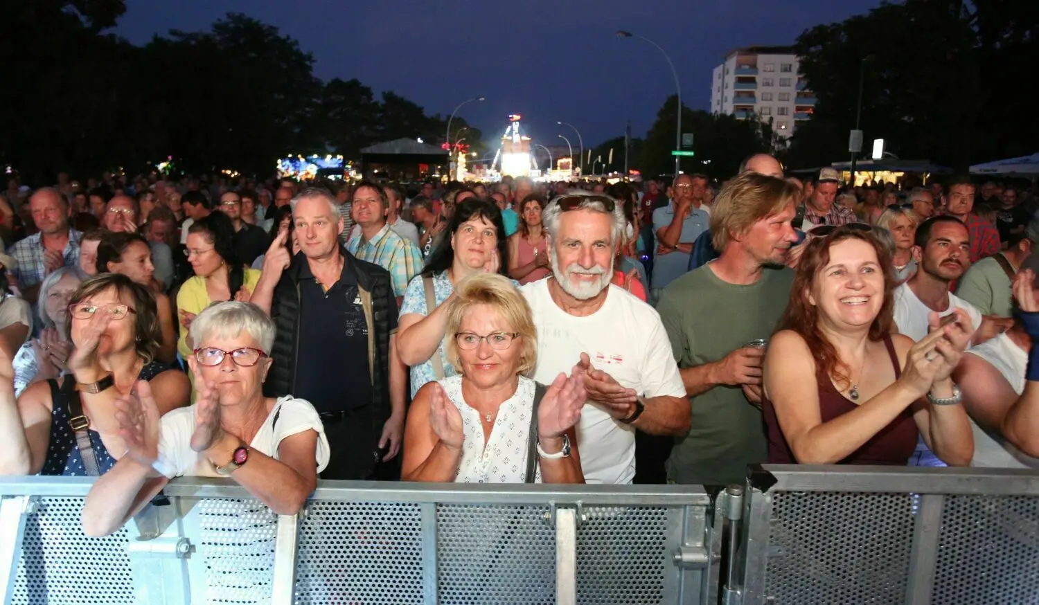 Die Konzerte auf der Hauptbühne sind beim Stadtfest Eisenhüttenstadt (hier im Jahr 2019) immer Höhepunkte. Nun stehen alle Top-Acts für das Jahr 2022 fest.