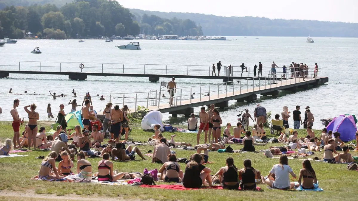 Strand der EJB am Werbellinsee: Hier geht es am 1. Juli los, dann unter dem Namen „Seezeit Resort“. (Archivbild)
Strand der EJB Werbellinsee 30.08.2017