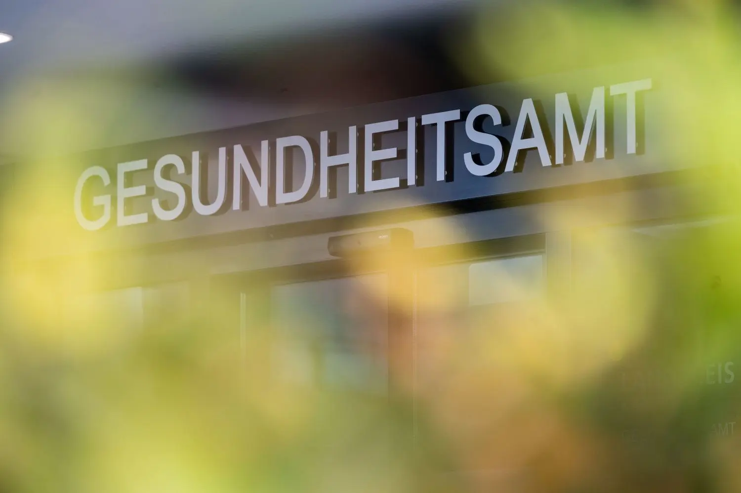 Die Gesundheitsämter in Deutschland haben erneute zahlreiche Corona-Neuinfektionen gemeldet.