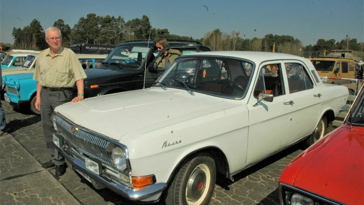 Zu Gast in Finowfurt: Detlef Klawohn aus Werneuchen ist mit seinem Wolga GAZ 24/01, Baujahr 1972, beim 16. Ostfahrzeugtreffen im Luftfahrtmuseum Finowfurt dabei.
16. Ostfahrzeugen im Luftfahrtmuseum Finowfurt, Detlef Klawohn aus Werneuchen an seinem Wolga GAZ 24/01, Baujahr 1972