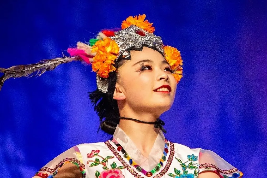 Detailliert: Aufwendig gestaltet sind nicht nur die Kostüme. Auch das Make-up der Künstlerinnen ist wohl überlegt und zieht die Blicke auf sich.