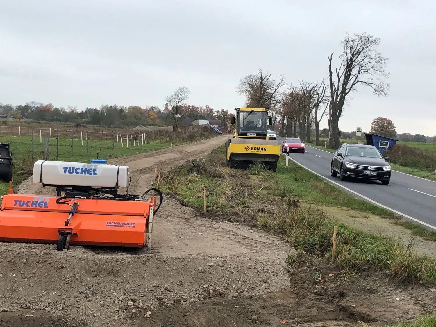 Blick auf die Baustelle für den Radweg von Vehlefanz nach Eichstädt.