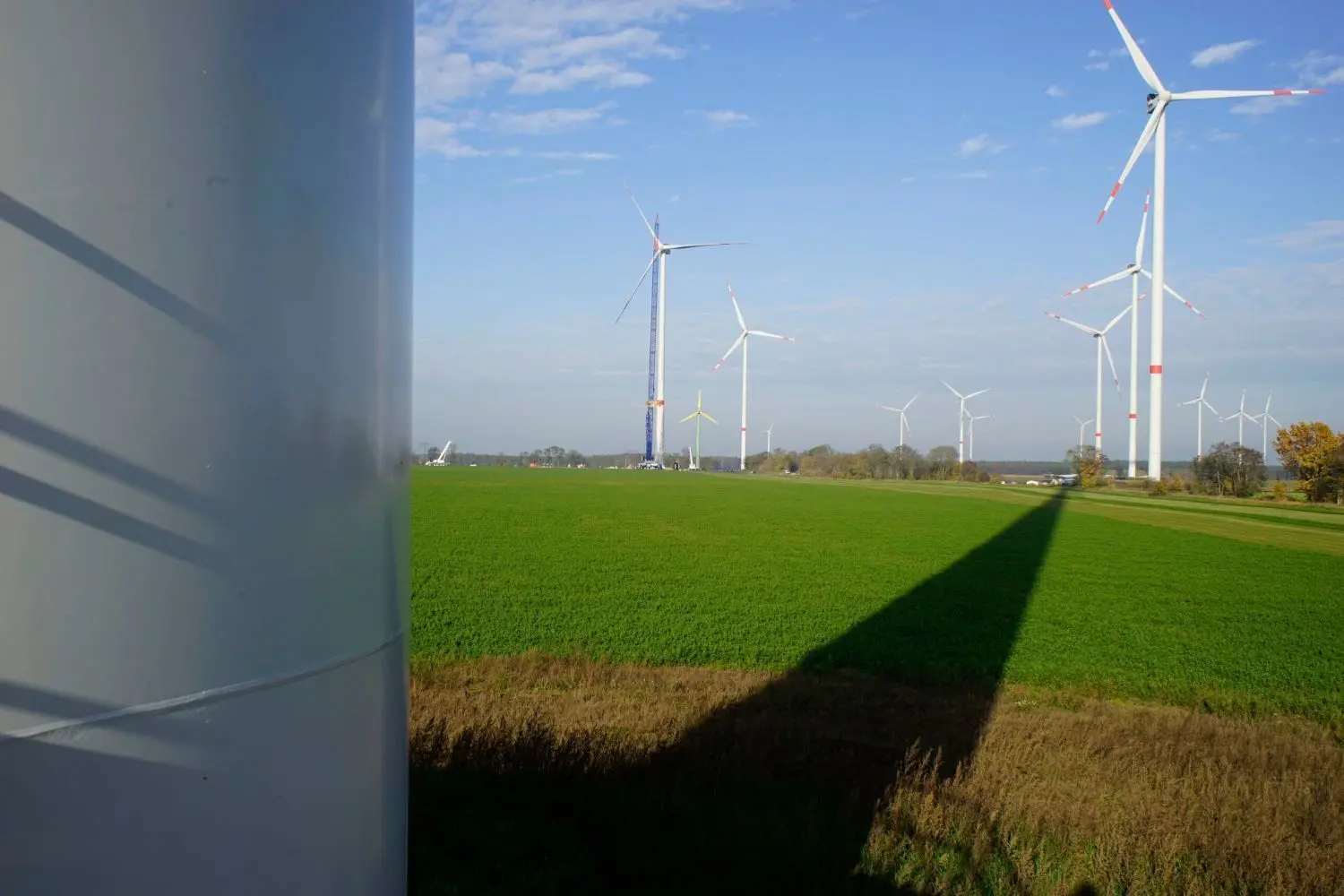 Die Stadtwerke Berlin haben neun neue Windräder in der Nähe von Bernau gebaut.