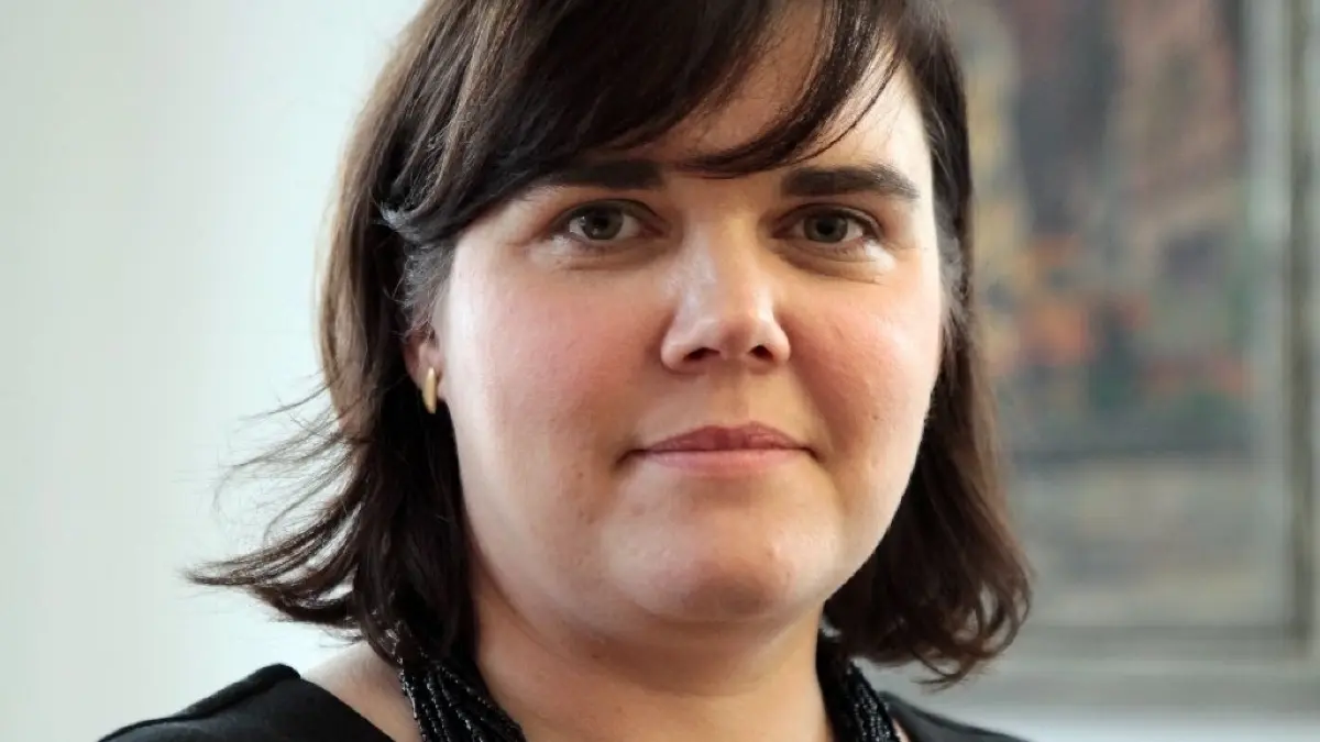 Neu im Rathaus: Daniela Kuzu (37) hat am Freitag ihre auf acht Jahre begrenzte Stelle als Erste Beigeordnete der Stadt Neuruppin übernommen. Sie löst Baudezernent Arne Krohn als Vize-Bürgermeister ab, der diese Funktion rund zehn Jahre zusätzlich ausgeübt hatte.
Daniela Kuzu (37) hat am 1. März 2019 ihre Stelle als erste Beigeordnete der Stadt Neurupin angetreten, sie löst damit Baudezernent Arne Krohn als Vize-Bürgermeister ab, der diese Funktion rund zehn Jahre zusätzlich übernommen hatte, zu Kuzus Dezernat gehören die Kämmerei, die allgemeine Verwaltung, Liegenschaften und Recht, 1.3.19, Foto: Siegmar Trenkler