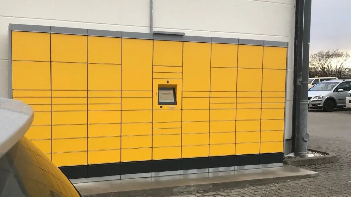 In Bad Muskau hat die DHL eine erste Paketstation in Betrieb genommen.
In Bad Muskau hat die DHL eine erste Paketstation in Betrieb genommen.