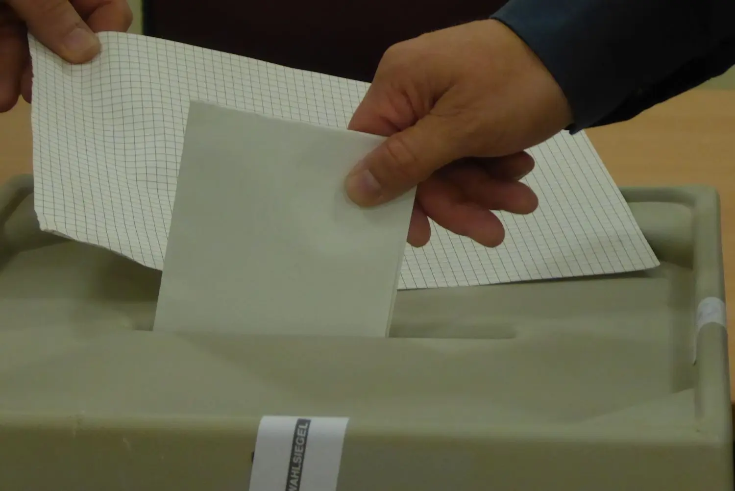 Insgesamt 3.601 Wahlberechtigte gibt es in der Gemeinde Wiesenburg/Mark, 2.289 davon sind an die Wahlurne gegangen, fünf Stimmen waren ungültig.