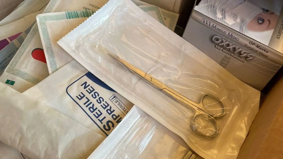 Viel Verbandsmaterial dabei: Es soll in drei Krankenhäuser gehen.