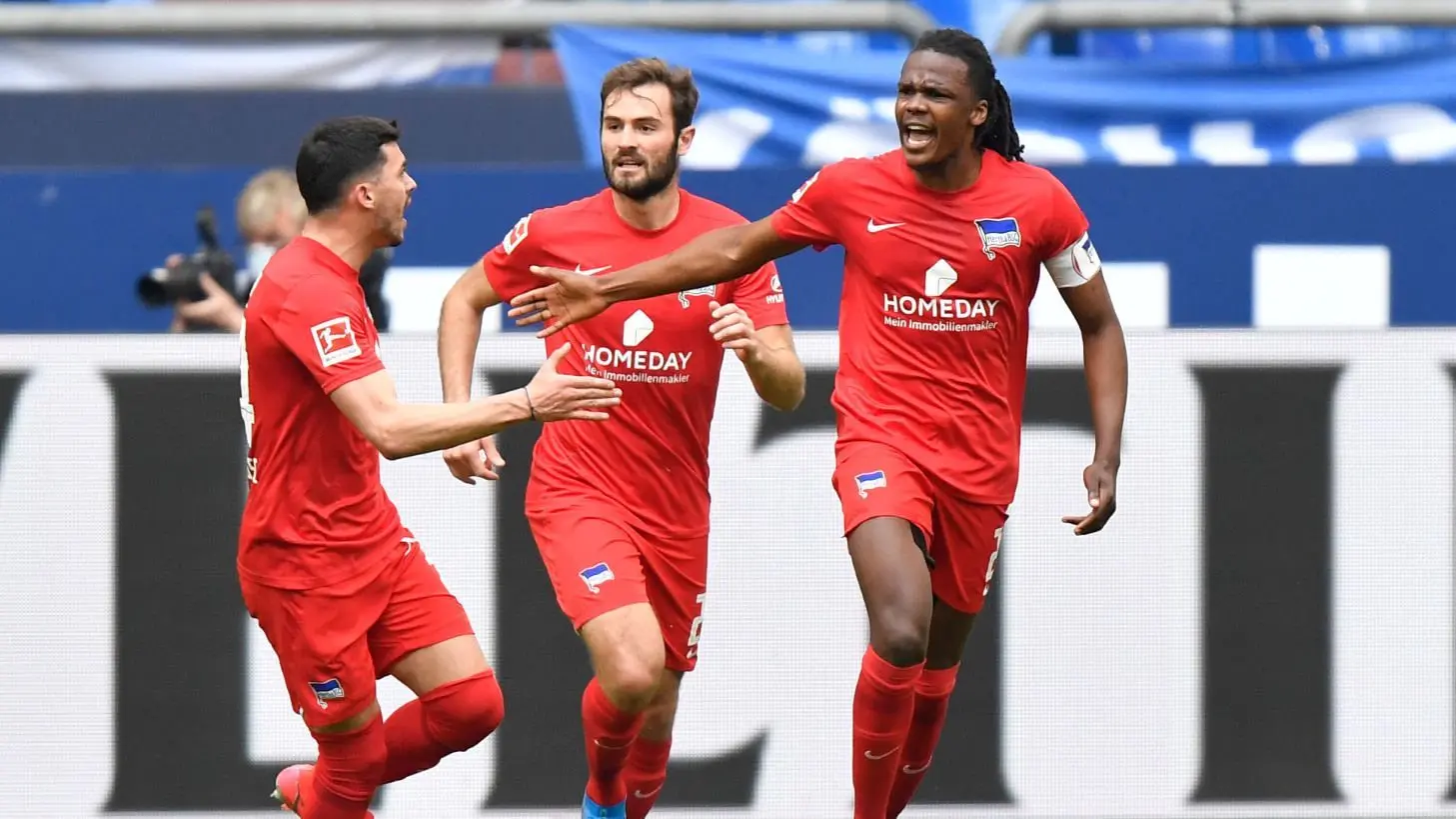 Kapitän Dedryck Boyata (r.) und Hertha BSC treffen im letzten Bundesliga-Heimspiel in dieser Saison am Samstag auf den 1. FC Köln.