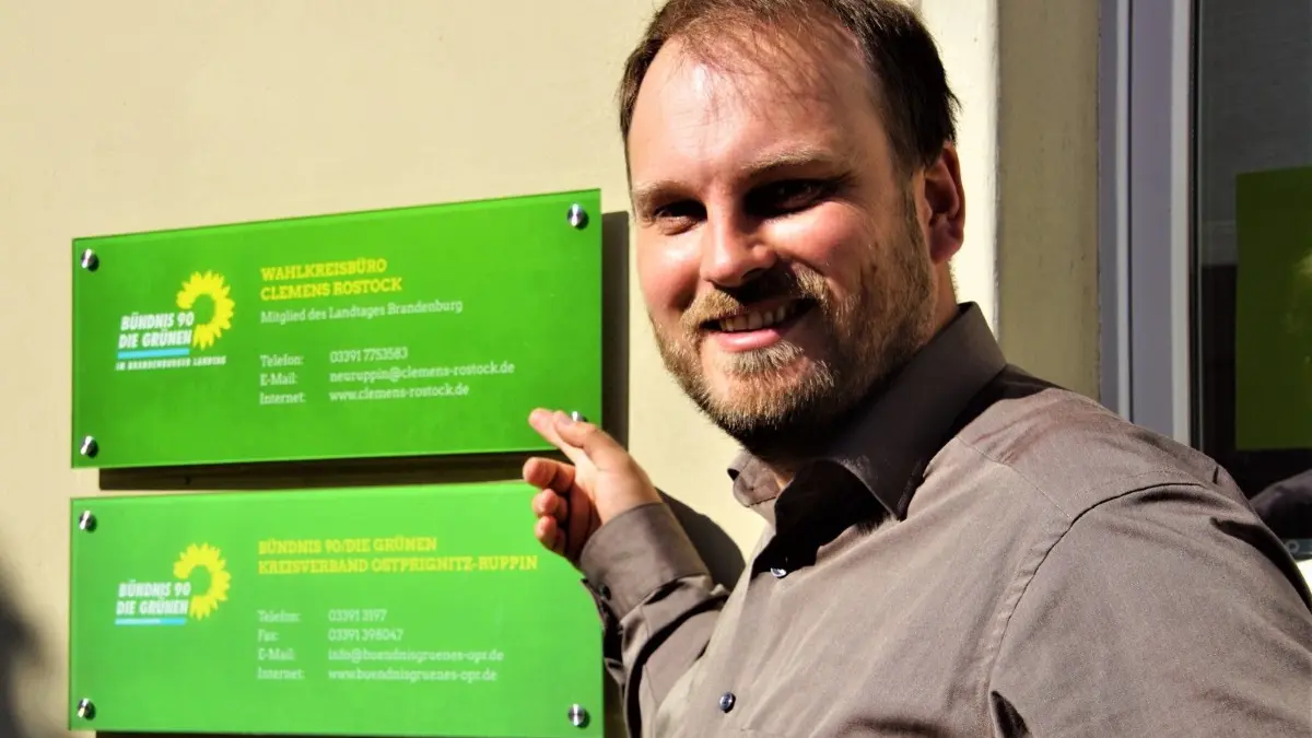 Der Landtagsabgeordnete der Grünen, Clemens Rostock, hat sein Bürgerbüro in Neuruppin.