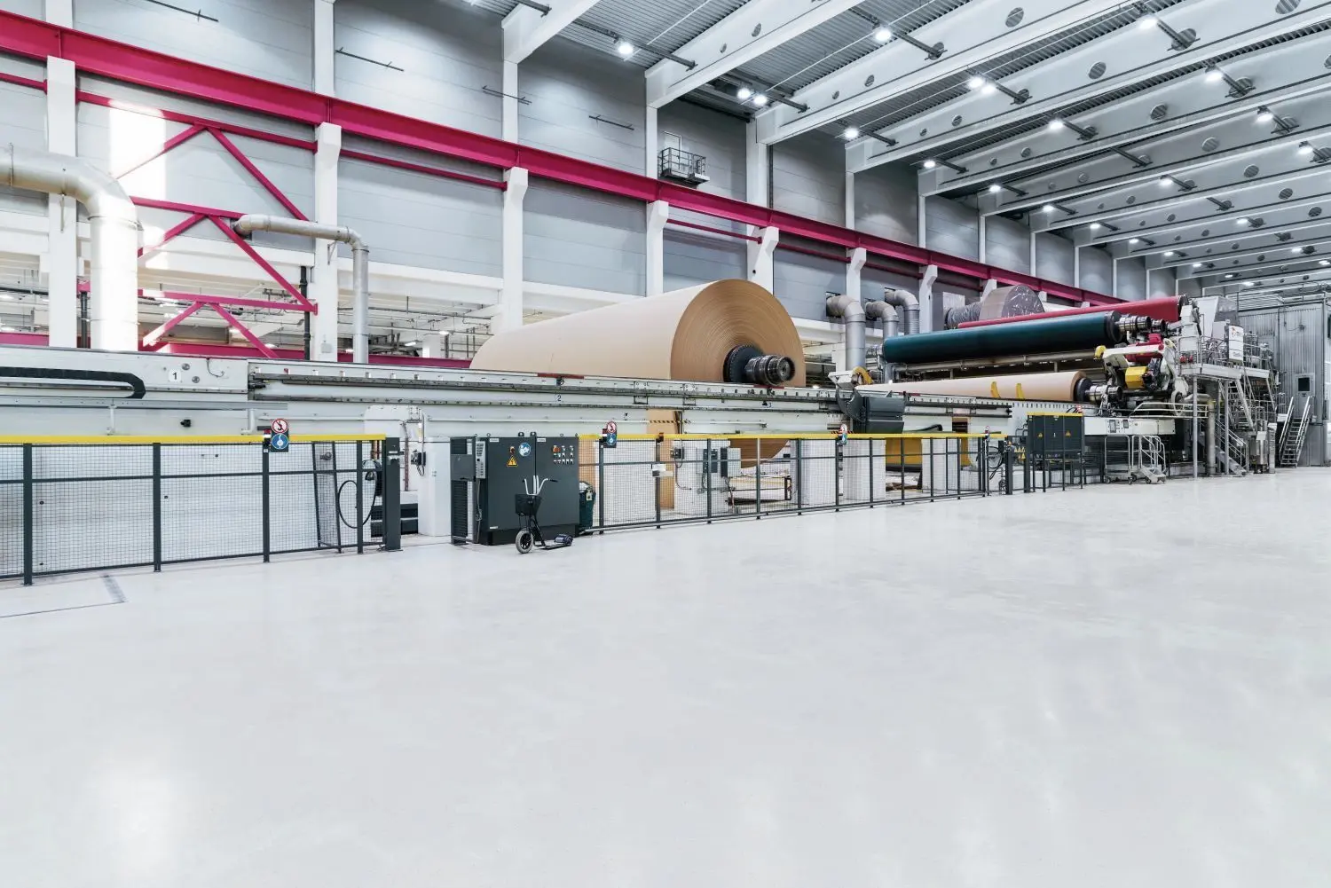 Sehr gute Auslastung: In Eisenhüttenstadt wird rund um die Uhr Wellpappenrohpapier produziert.