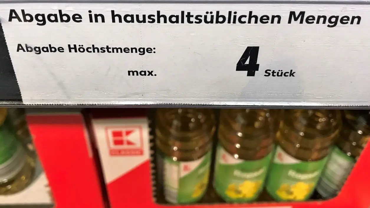 Höchstmenge 4 Stück pro Kunde: Speiseöl und andere Nahrungsmittel inzwischen rationiert verkauft. Was ist der Grund dafür?