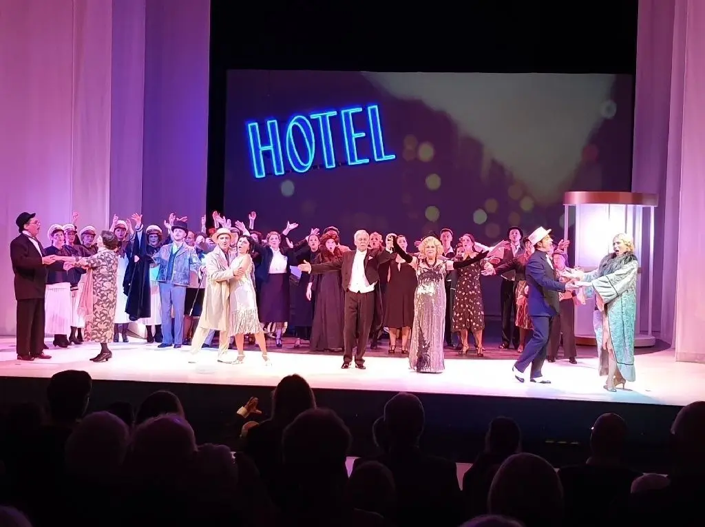 Das Erfolgsstück der Spielzeit 2019/20: "Mein Freund Bunbury", in Regie von Frank Martin Widmaier,  erlebte sieben ausverkaufte Vorstellungen.