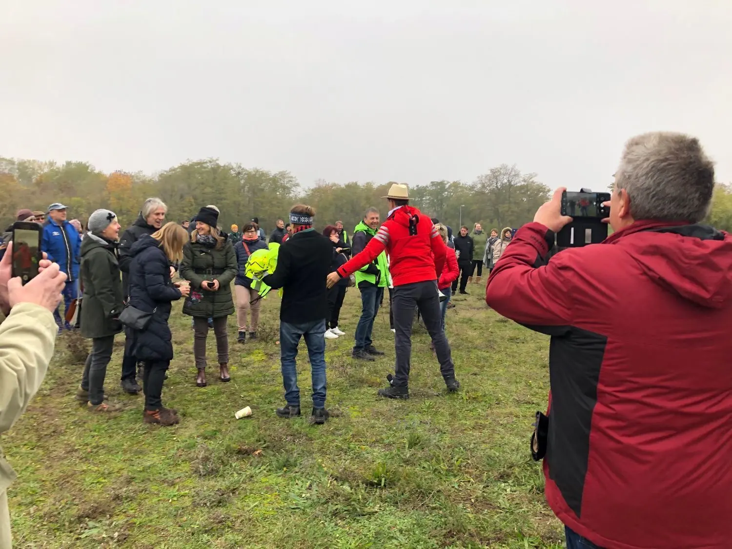 Am 9. November 2020: Querdenker-Kundgebung auf dem Inselvorplatz in Eisenhüttenstadt