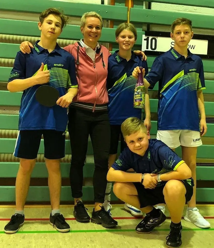 So sehen Meister aus: Jasper Heinig, Teamleiterin Marlen Schulz, Pia Höne, Demian Parchmann und Jano Schulz (v. l.). Auf dem Foto fehlt Aurelia Börner.