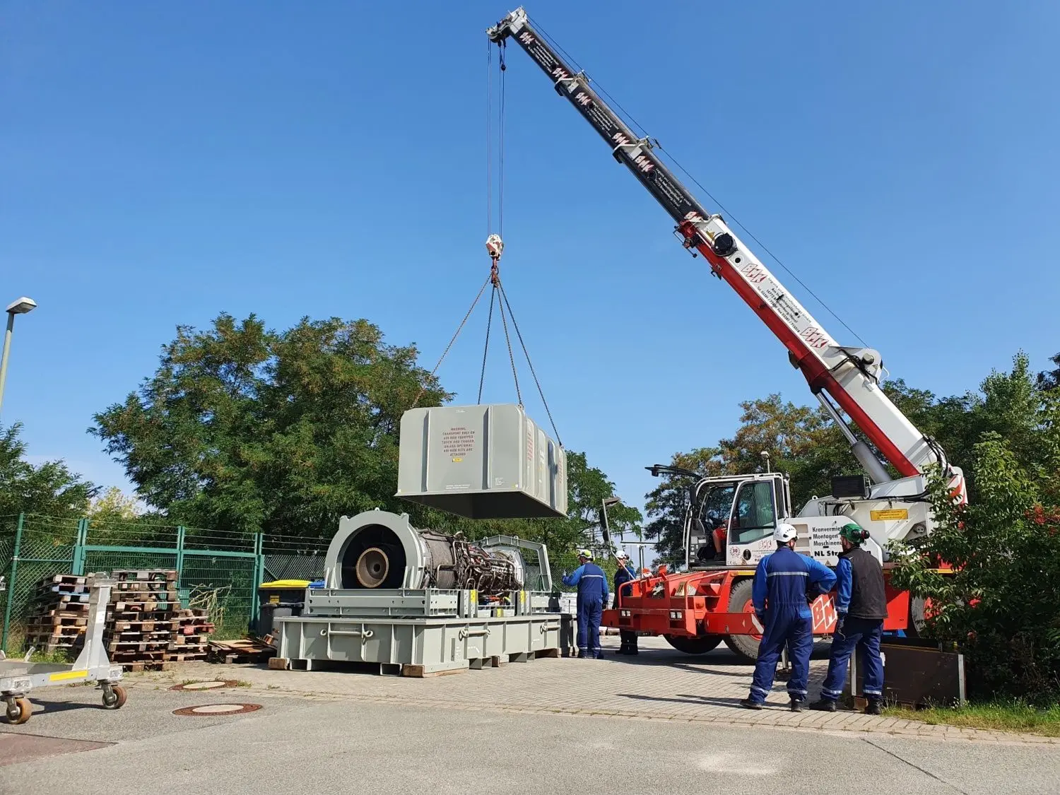 Die generalüberholte Turbine beim Einzug.
