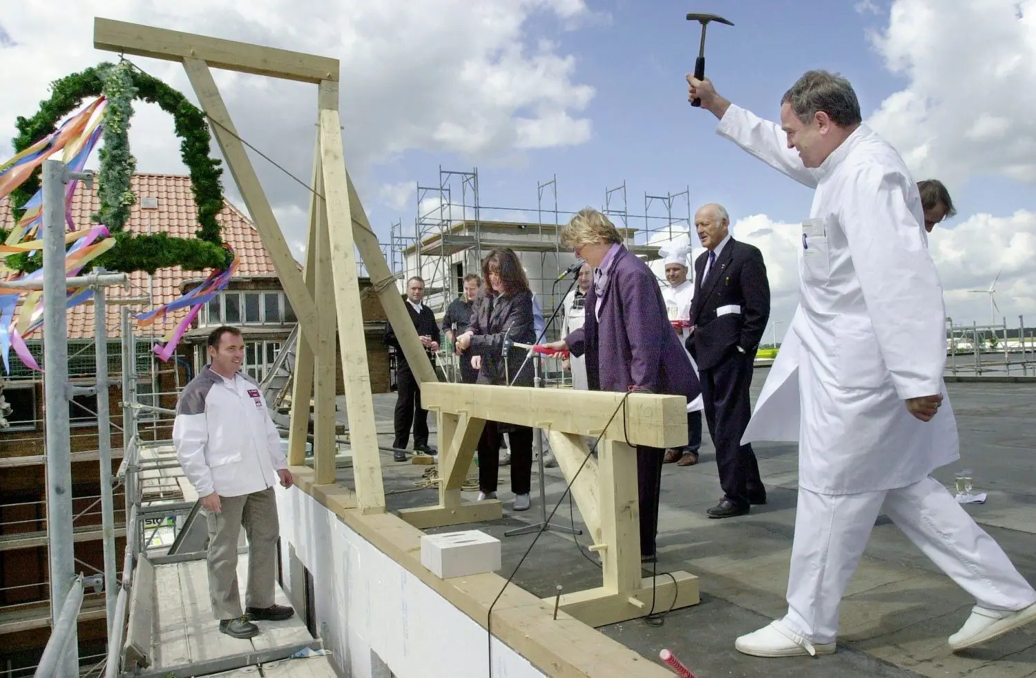 Richtfest: Am 15. Mai 2003 wurde es am Neubau des Krankenhauses Lutherstift in Seelow gefeiert.