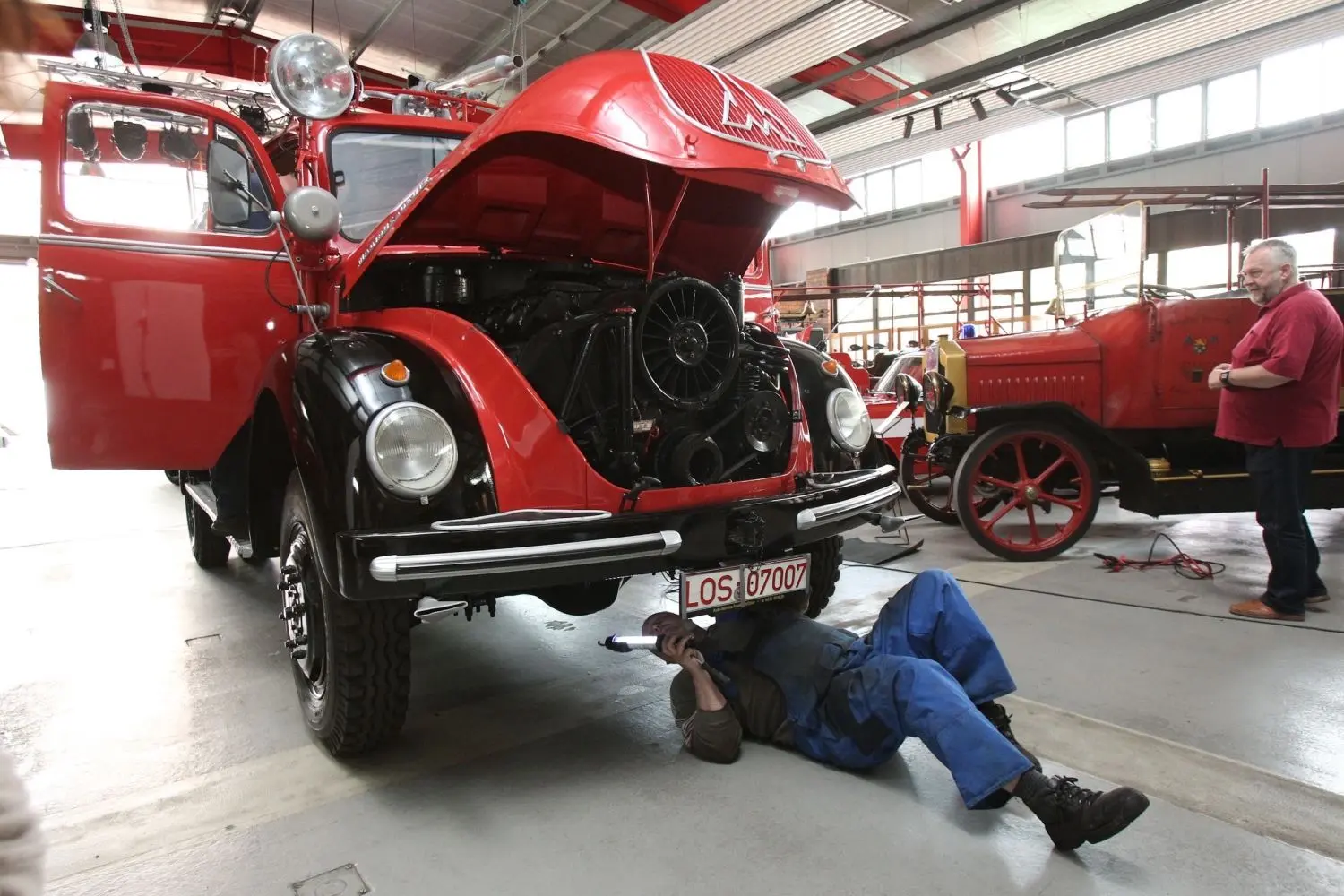 Starthilfe: Das historische Flugfeldlöschfahrzeug Magirus Deutz 2012 im Feuerwehrmuseum in Eisenhüttenstadt.